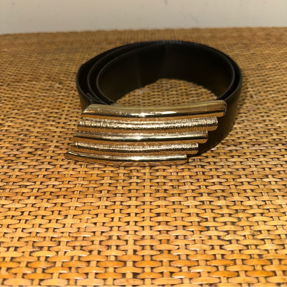 Vintage The Leather Shop Women’s Medium Gold Tone Peg Buckle Animal Print Black